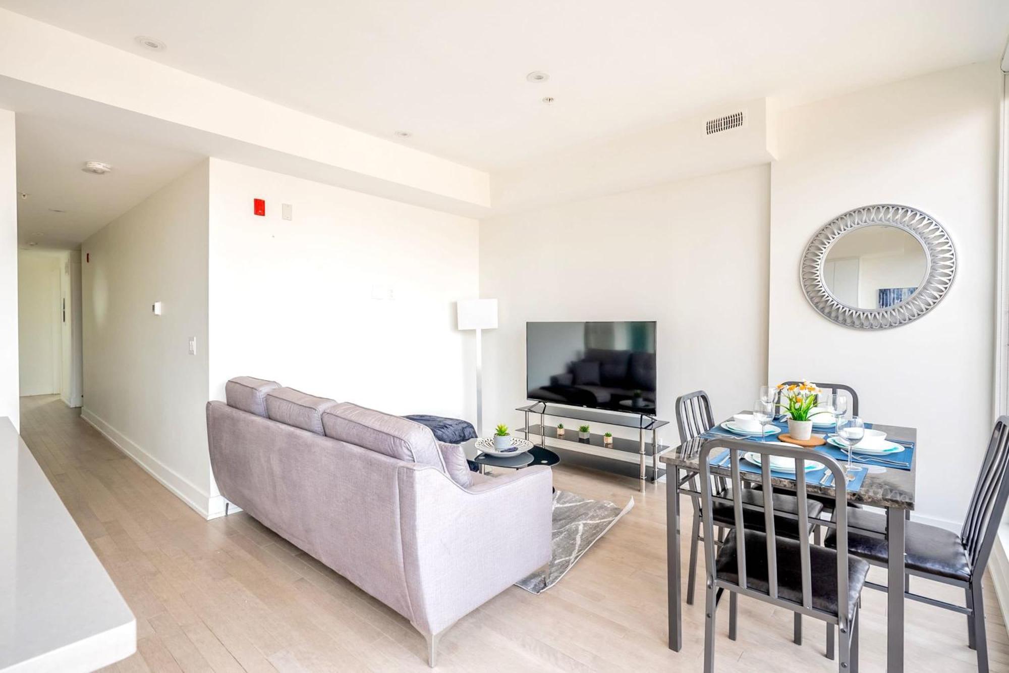 Chic 3-bedroom Near High Park