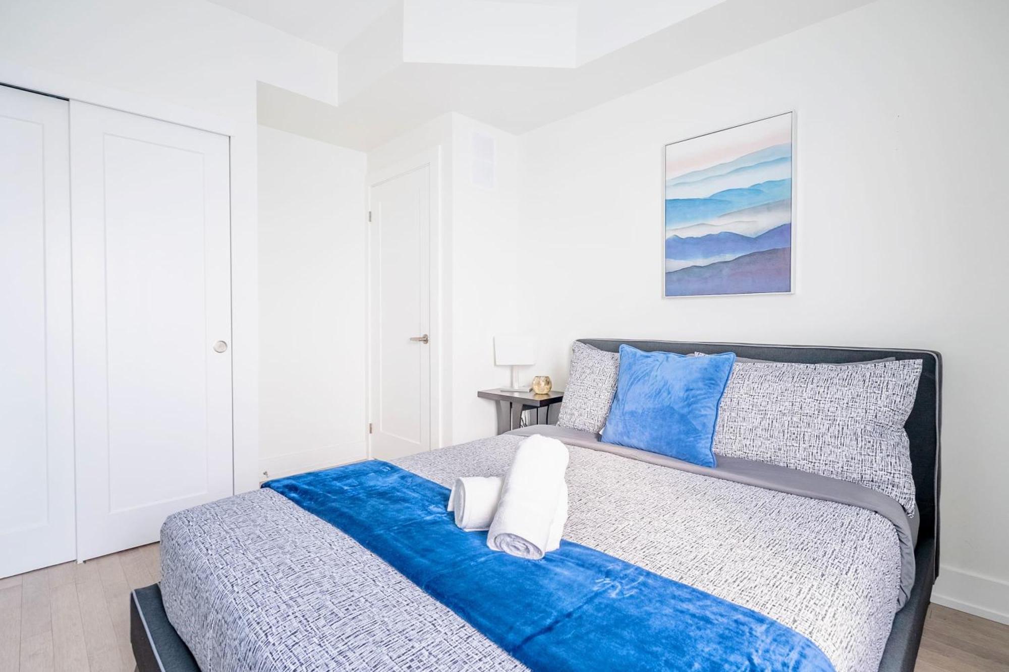 Apartment Chic 3-bedroom Near High Park *