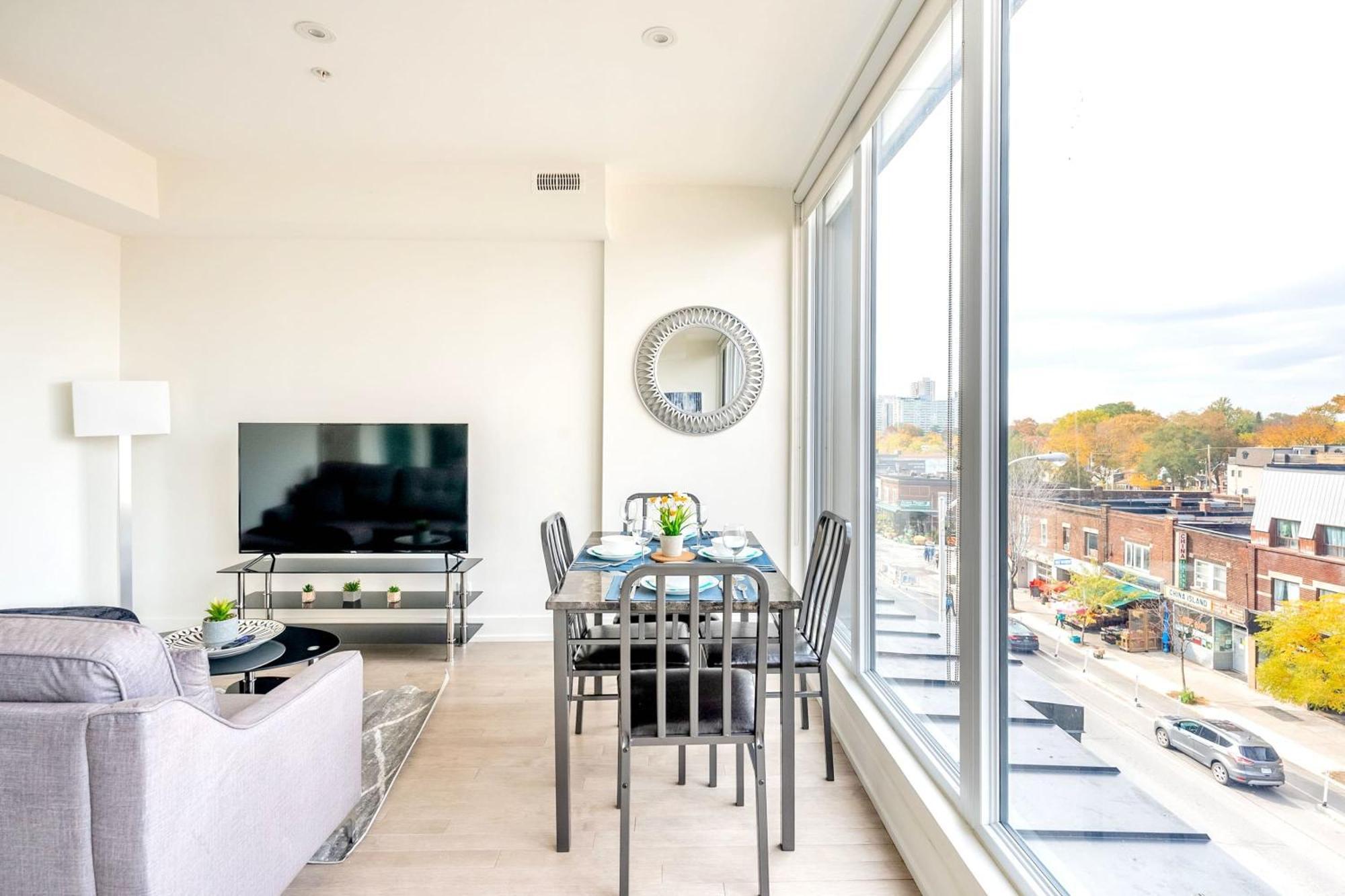Chic 3-bedroom Near High Park