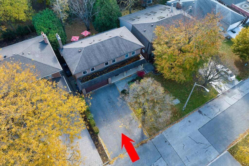 Private Bedroom In A House Close To Subway With Free Parking Holiday home *
