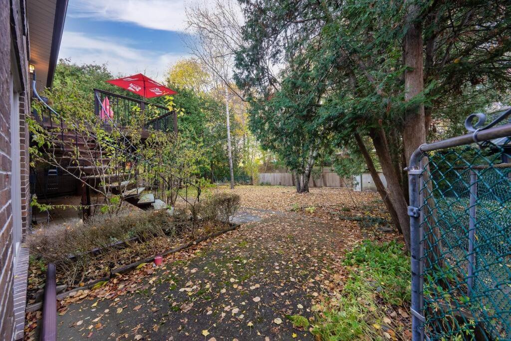 Private Bedroom In A House Close To Subway With Free Parking