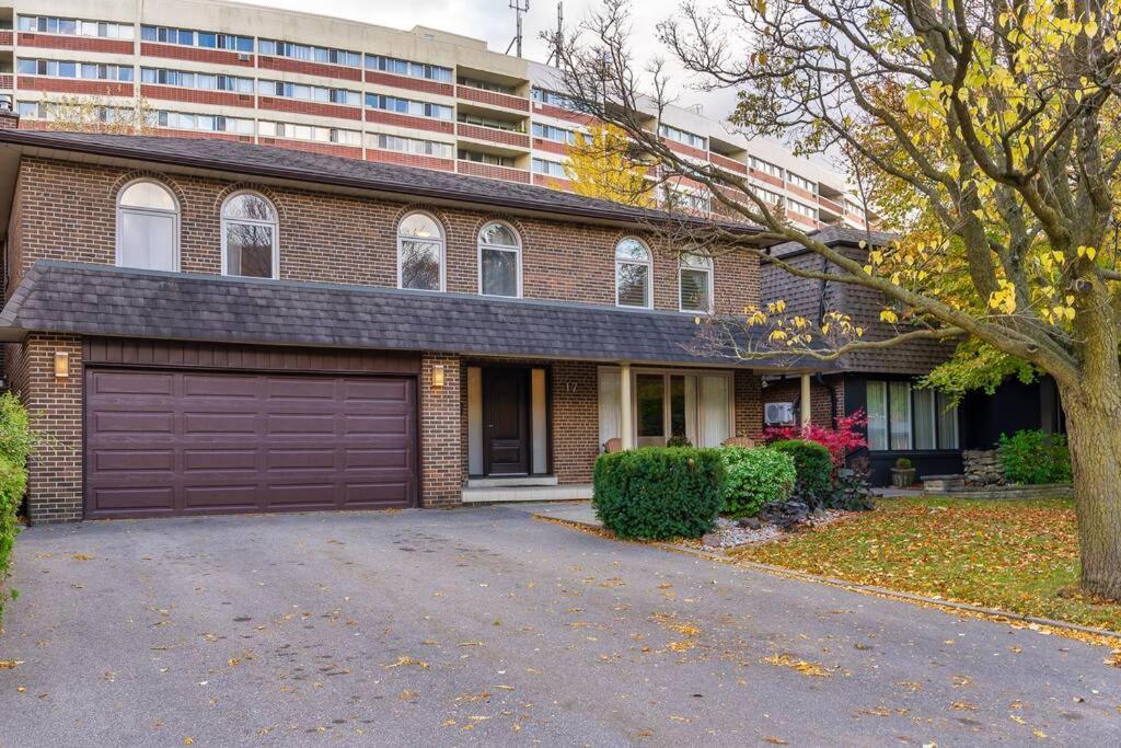 Private Bedroom In A House Close To Subway With Free Parking Holiday home Toronto