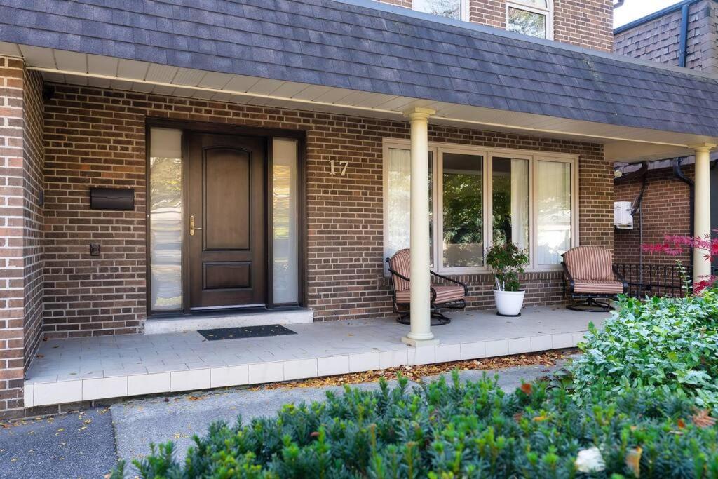 Private Bedroom In A House Close To Subway With Free Parking
