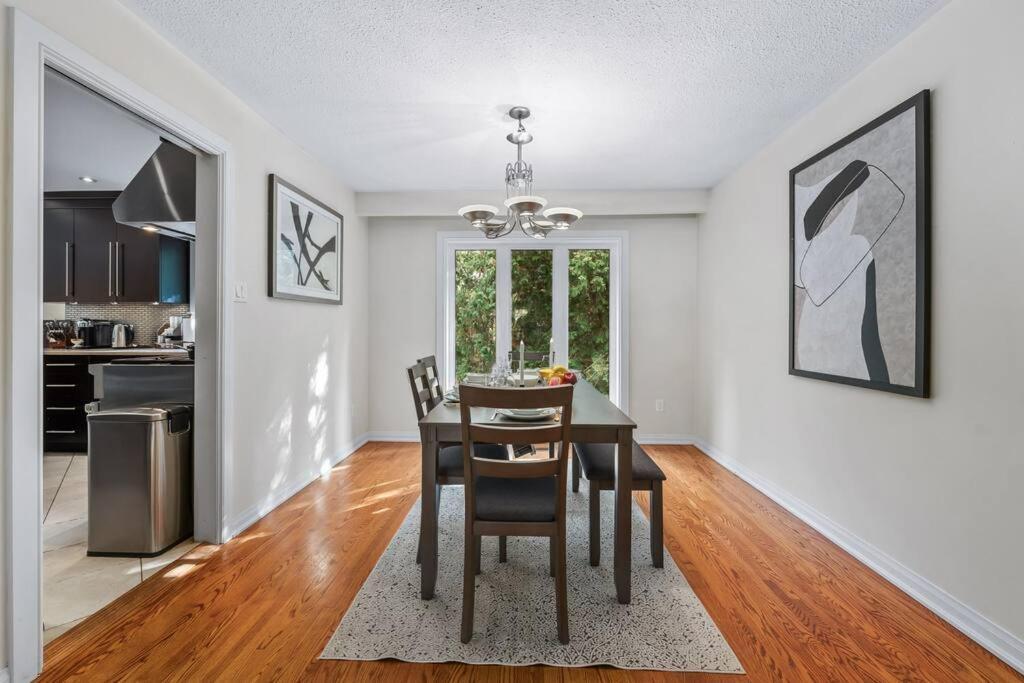 Private Bedroom In A House Close To Subway With Free Parking *