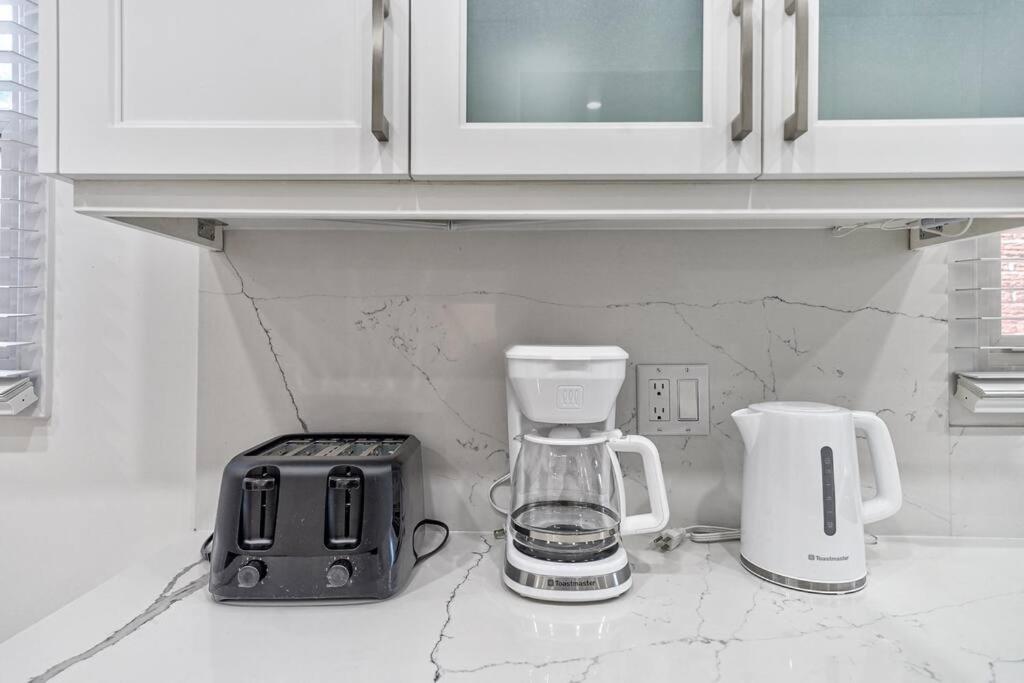 4br Scarborough Gem, Freshly Renovated, 7 Car Parking Toronto