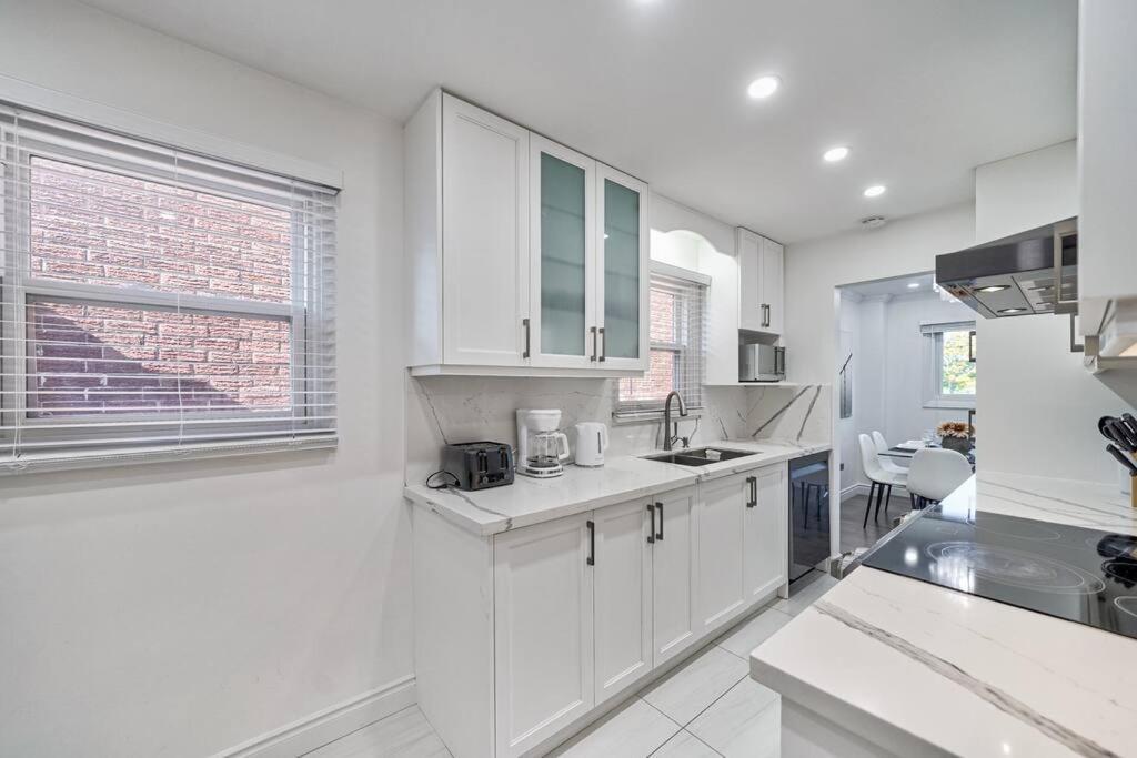 4br Scarborough Gem, Freshly Renovated, 7 Car Parking Toronto