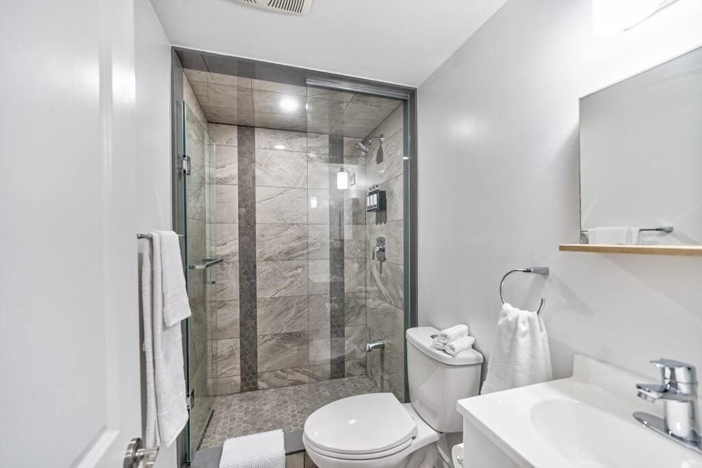 4br Scarborough Gem, Freshly Renovated, 7 Car Parking * Toronto