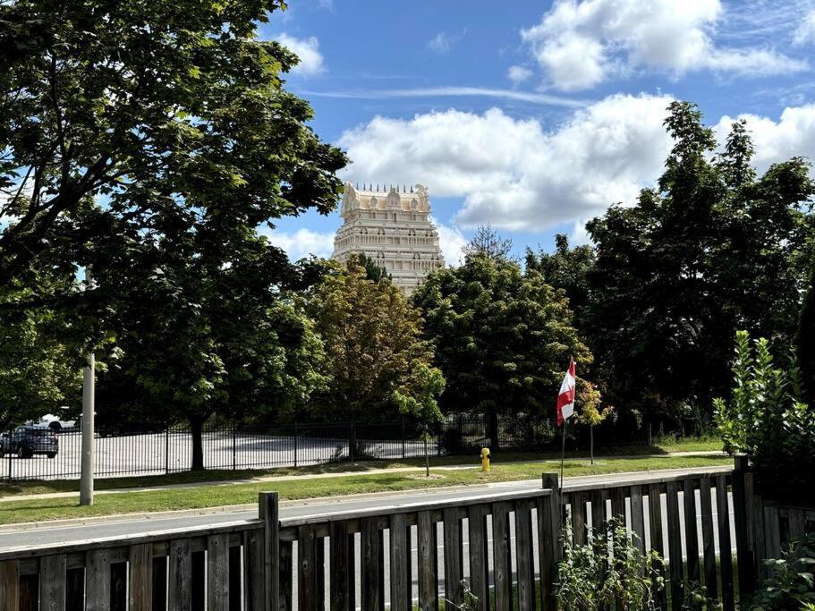 Apartment 4br Scarborough Gem, Freshly Renovated, 7 Car Parking