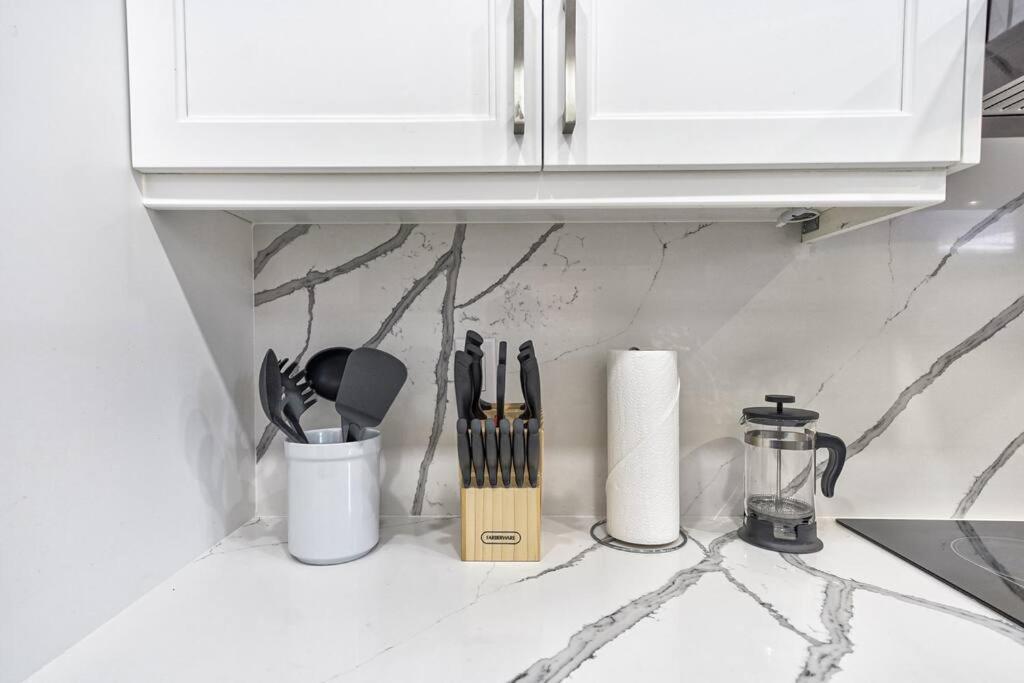 4br Scarborough Gem, Freshly Renovated, 7 Car Parking * Toronto