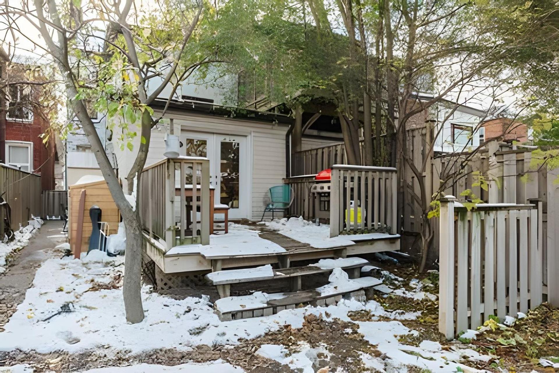 Charming Family House 3 Bdr With Balcony Toronto