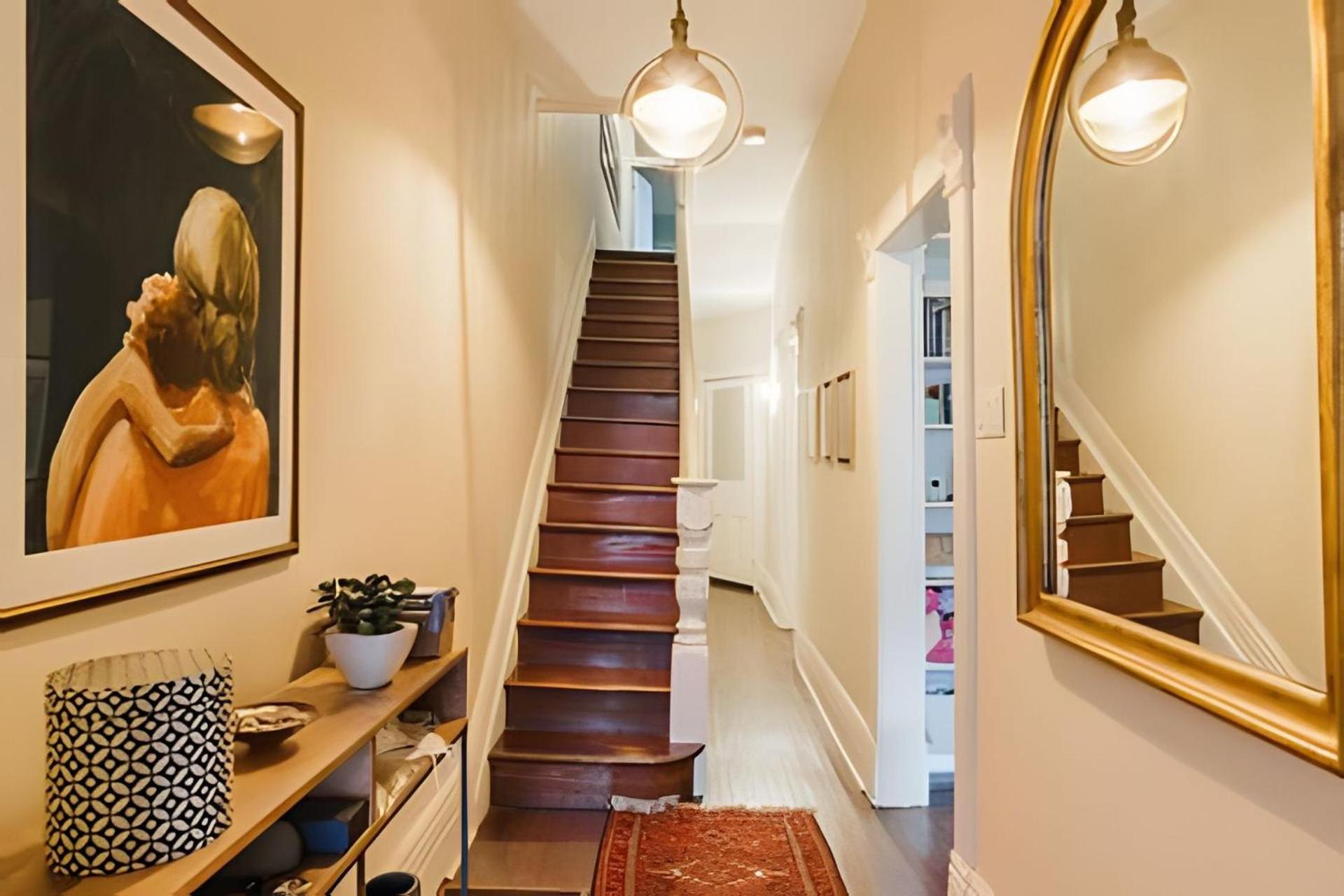 Charming Family House 3 Bdr With Balcony Holiday home Toronto