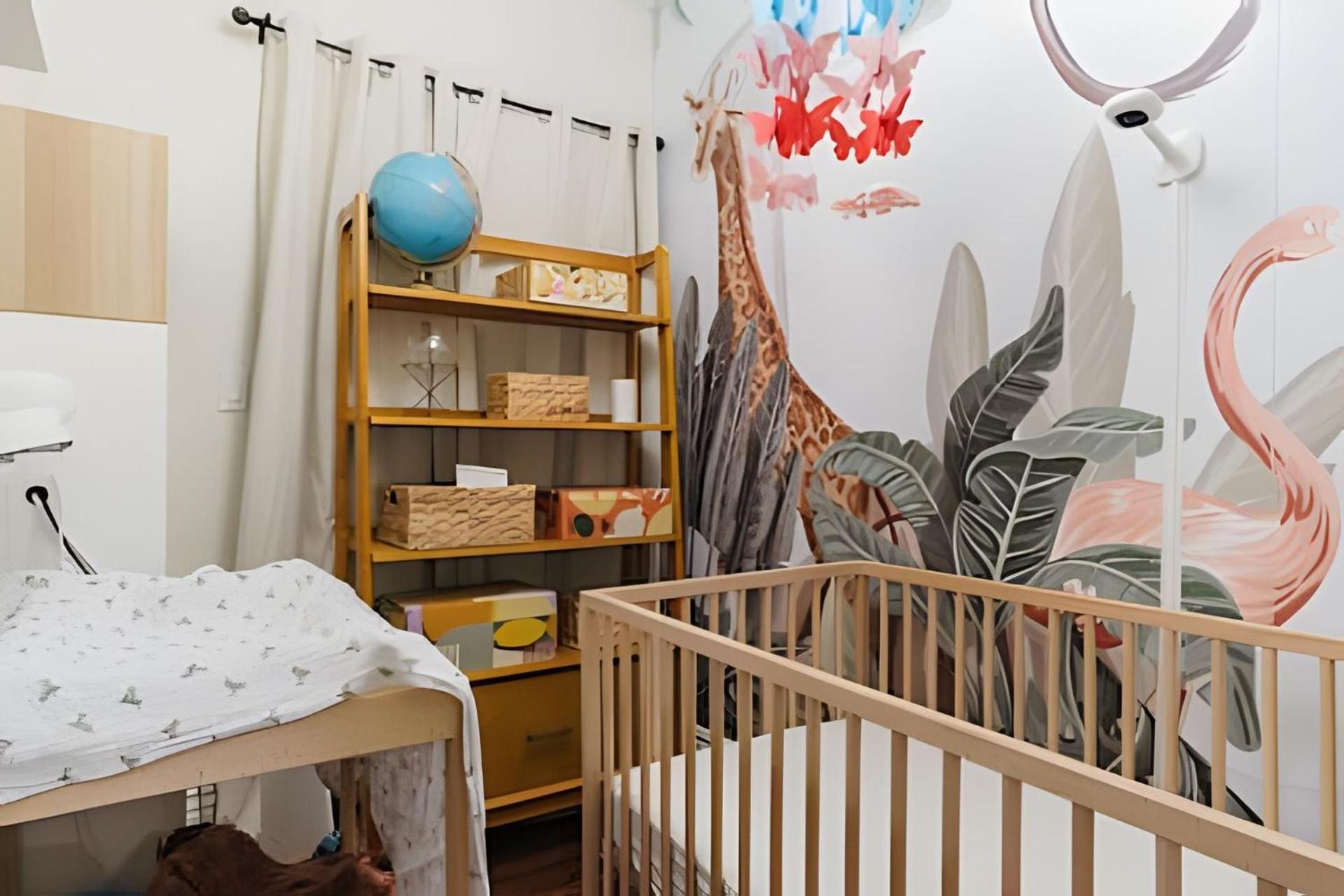 Charming Family House 3 Bdr With Balcony * Toronto