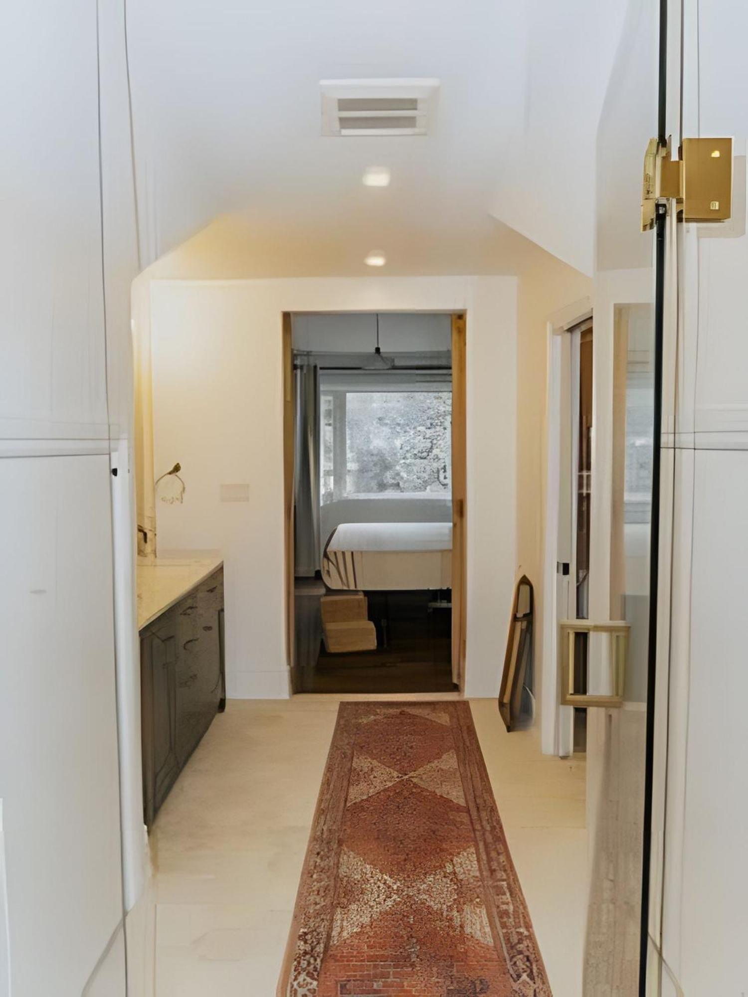 Charming Family House 3 Bdr With Balcony *
