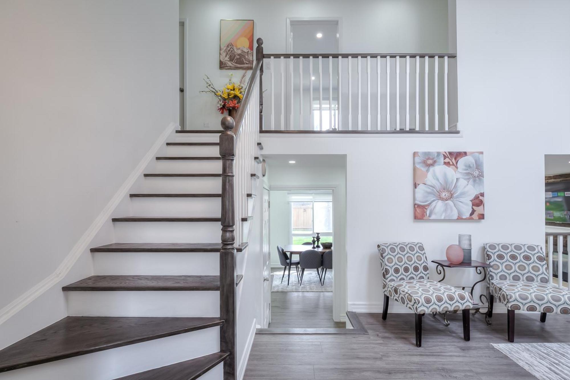 Luxury 5br In Scarborough