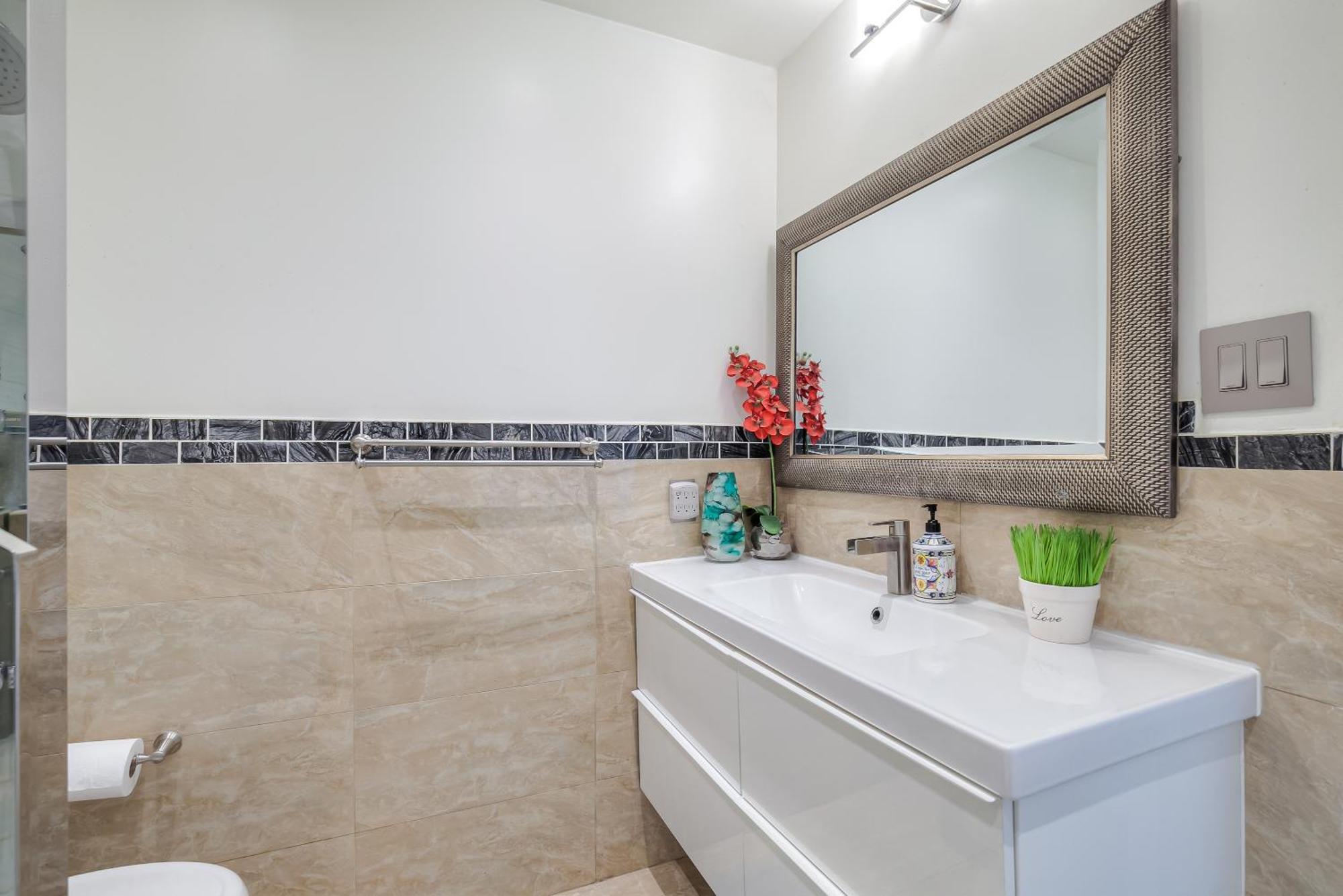 Luxury 5br In Scarborough Villa