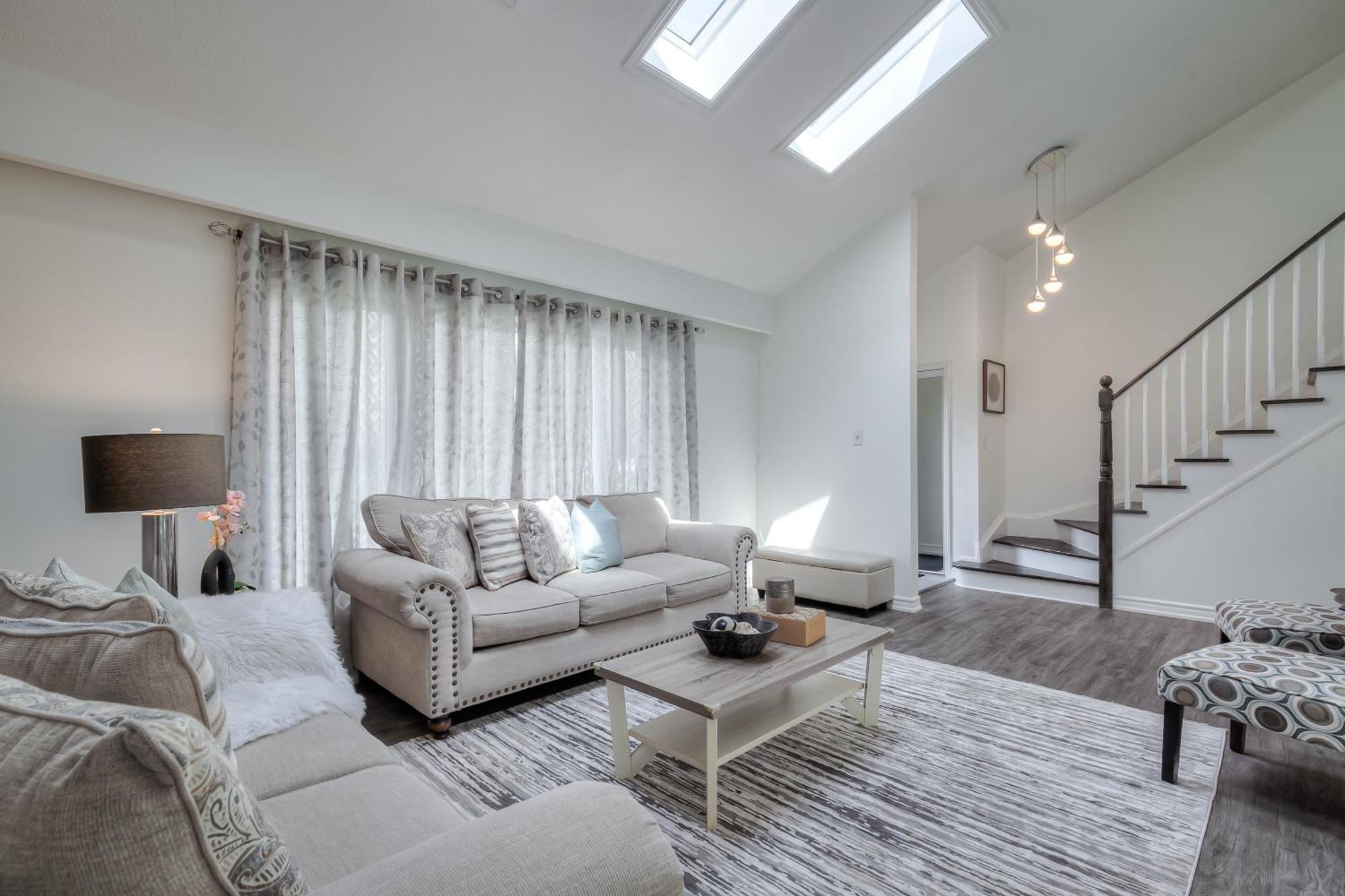 Luxury 5br In Scarborough