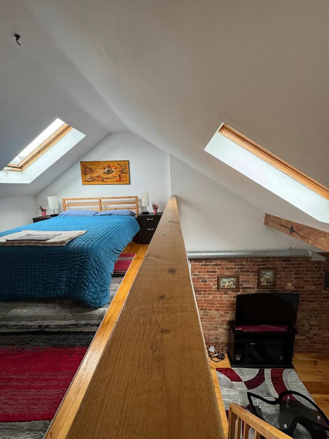 Guest house Spacious Townhouse Close To Dundas Square! *