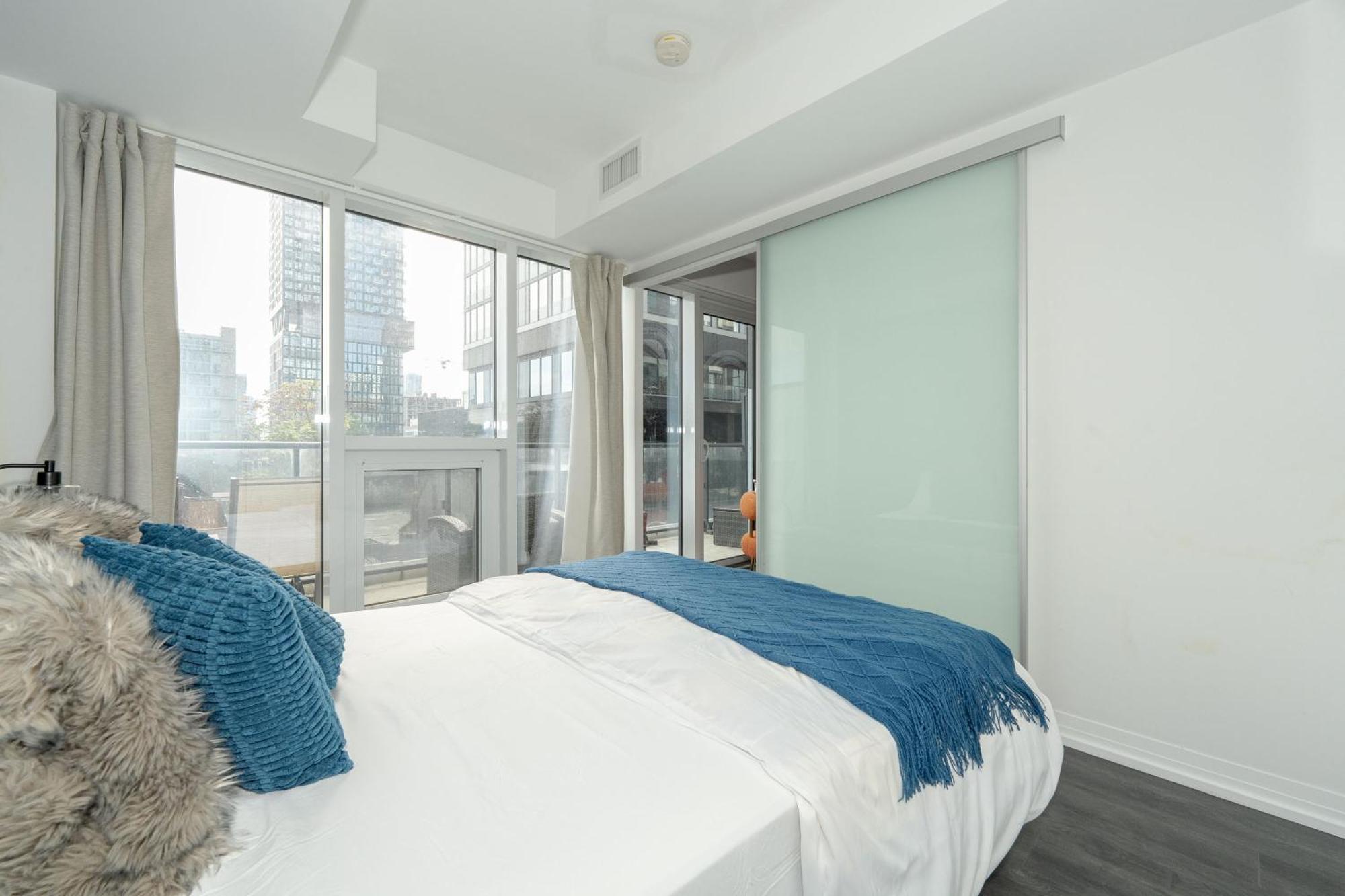 Bricksnbucks-jarvis St Apartment