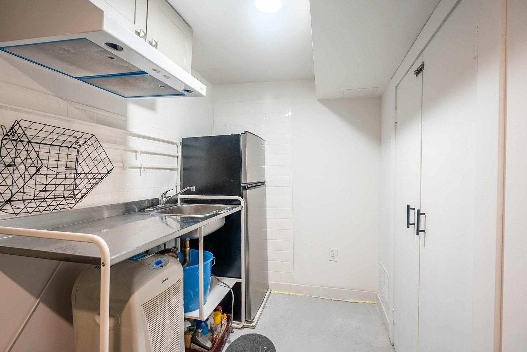 Multi-level Townhome Close To Christie Pits Park *