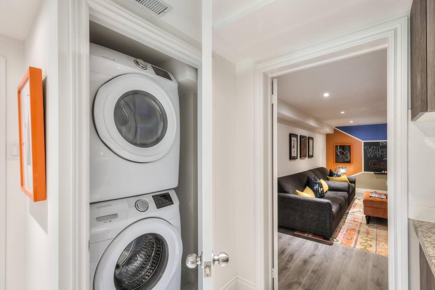 4 Bedrooms Or 2 Bedrooms House Near Fairview Mall And 401 & Dvp * Toronto