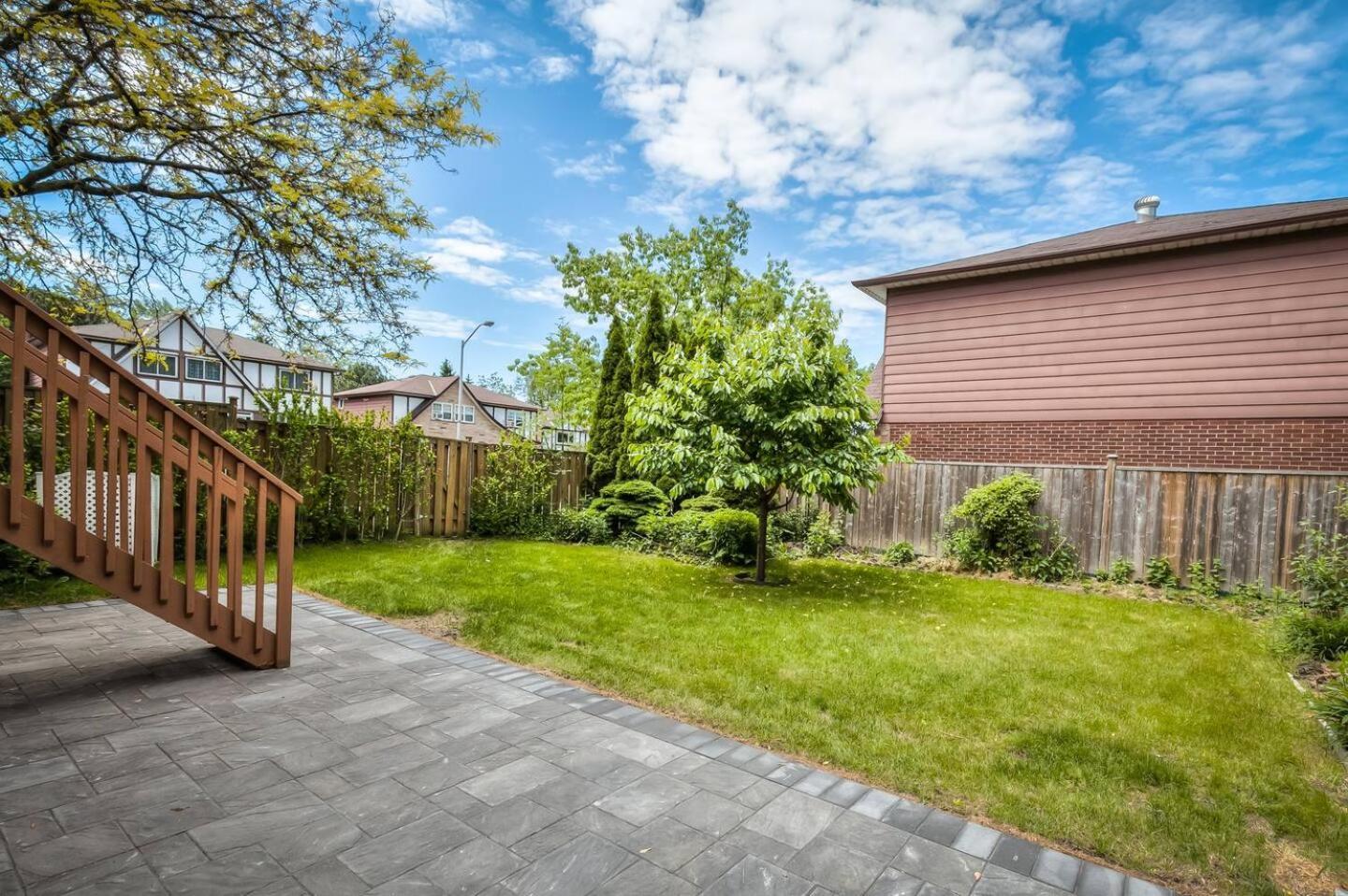 Holiday home 4 Bedrooms Or 2 Bedrooms House Near Fairview Mall And 401 & Dvp
