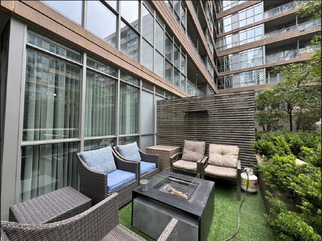 1bdrm Den With 2 Real Beds Sofabed & Terrace & Parking