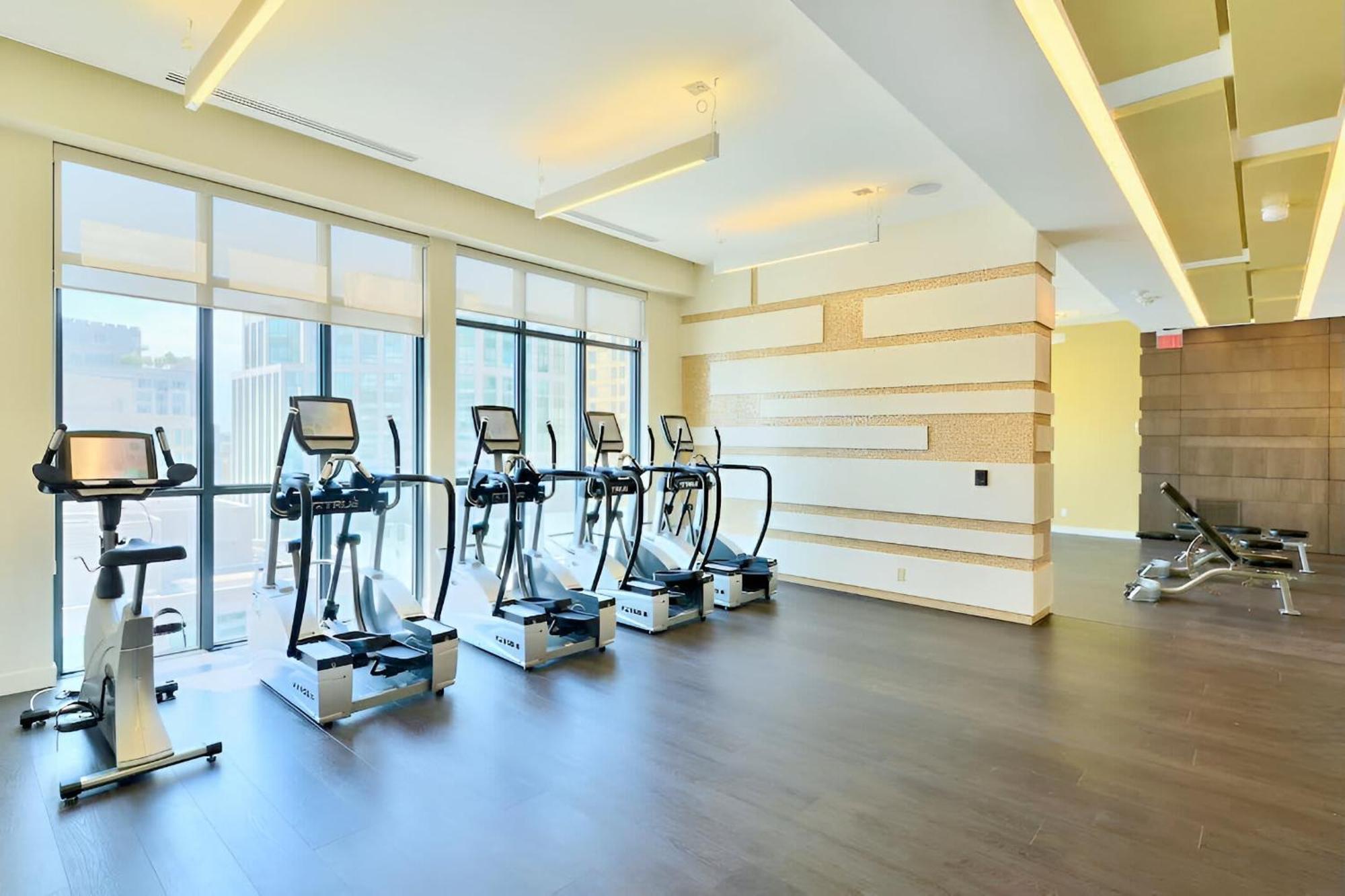 Luxury 1br - King Bed - Stunning View * Toronto
