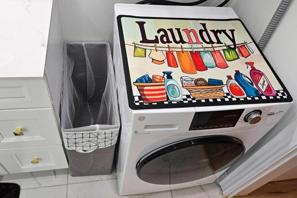 Holiday home Luxury Family House 3 Beds, 1 Bath, 5 Guest Toronto