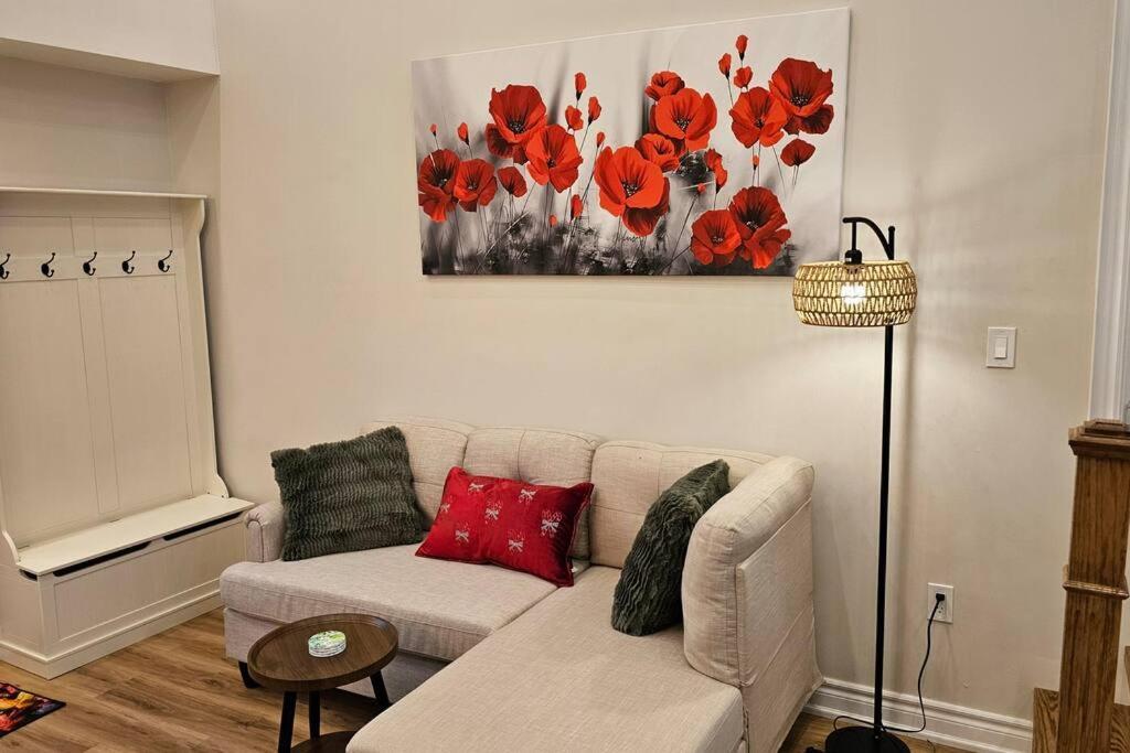 Holiday home Luxury Family House 3 Beds, 1 Bath, 5 Guest Toronto