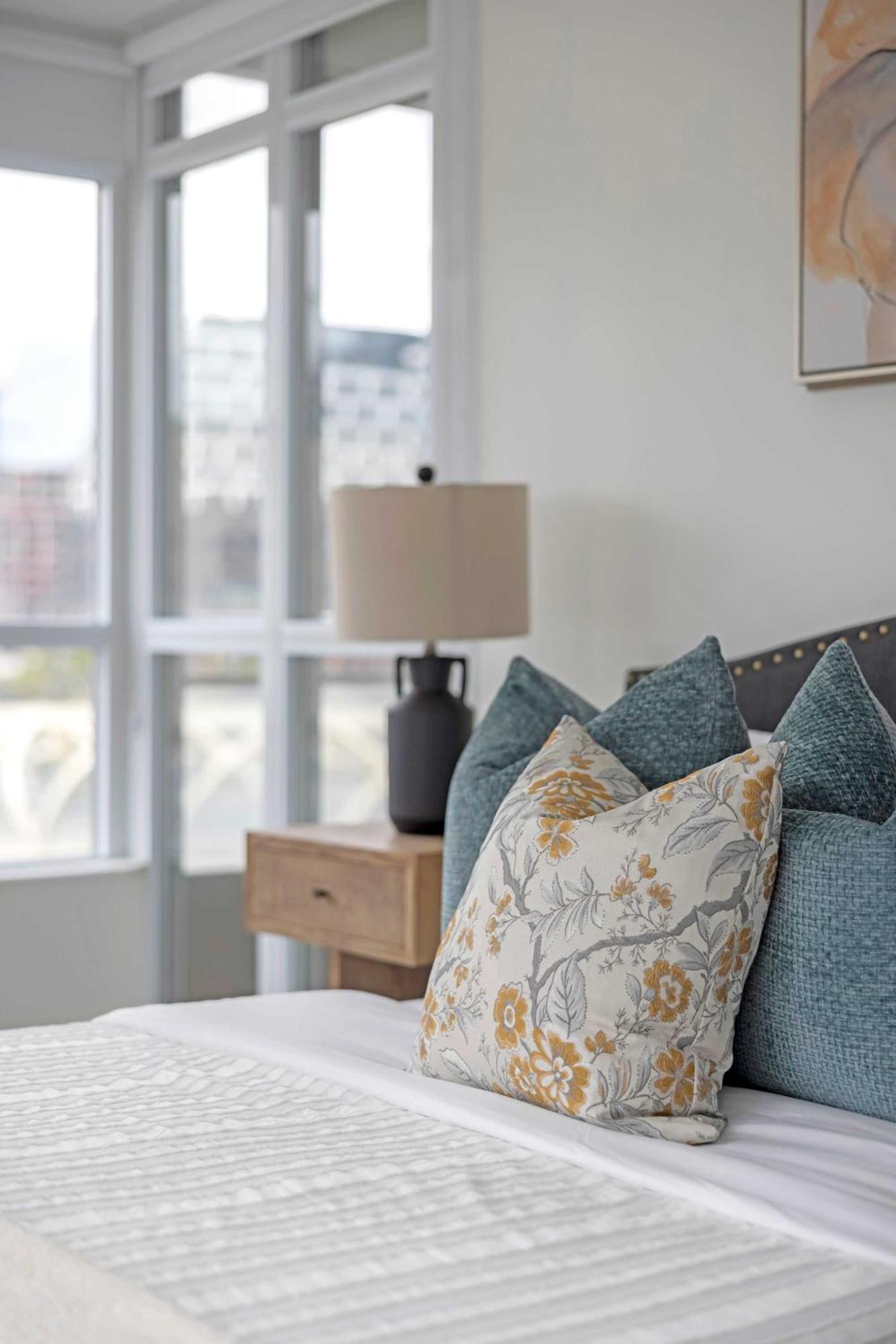 Downtown Oasis Top Location & Free Parking * Toronto