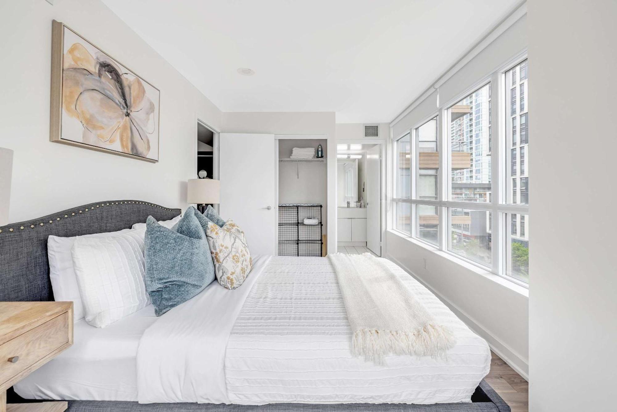Downtown Oasis Top Location & Free Parking Apartment *