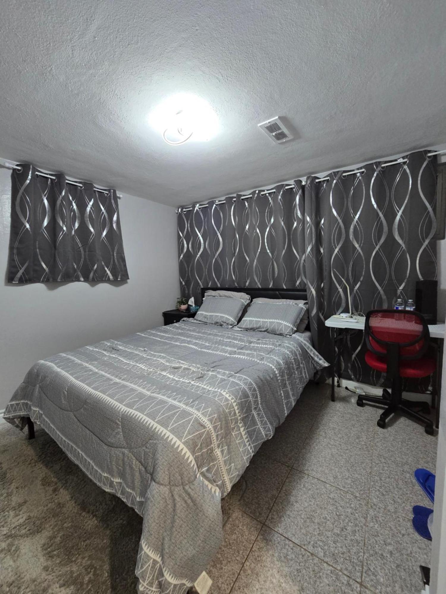 Homestay Falstaff Toronto