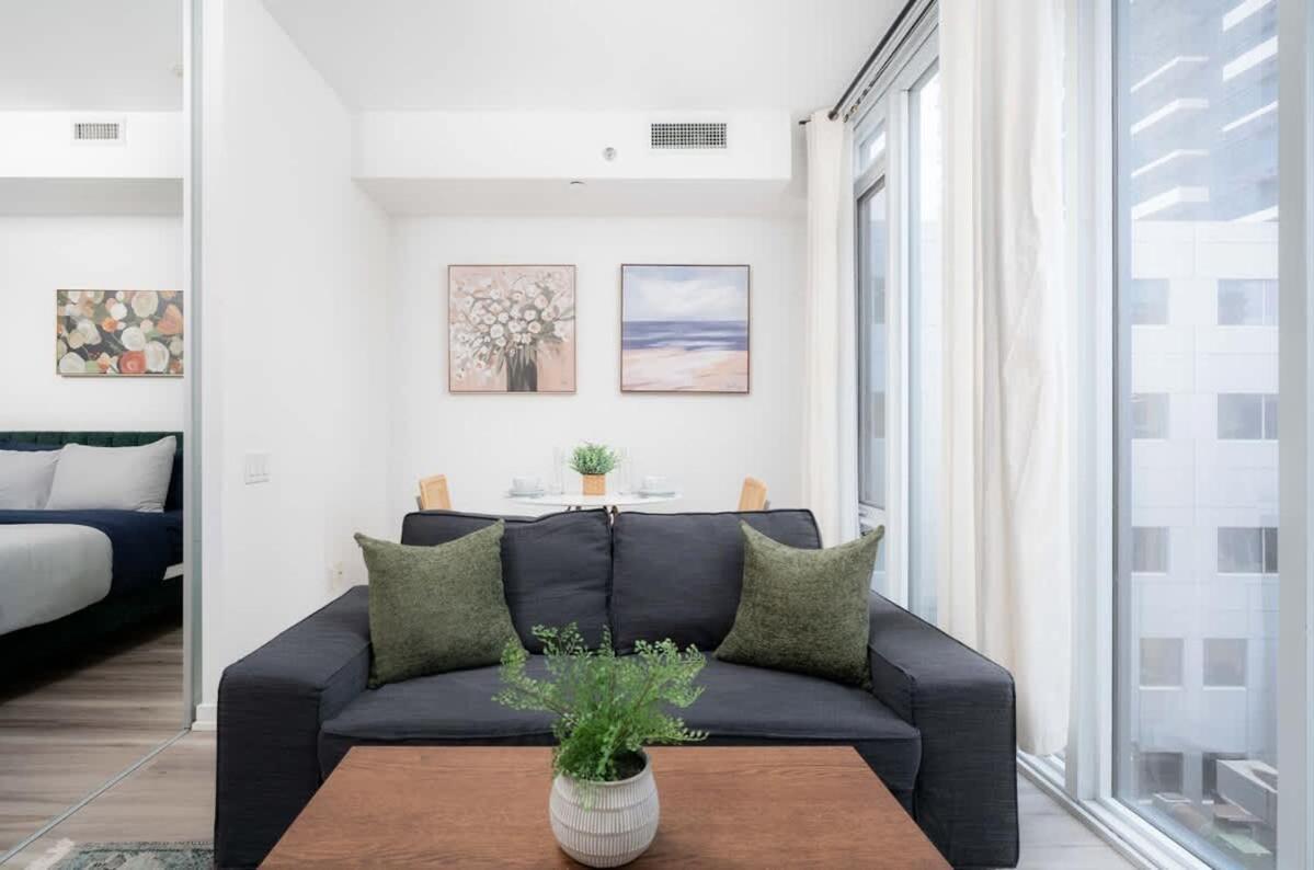 Midsize 1bd In Downtown Core * Toronto