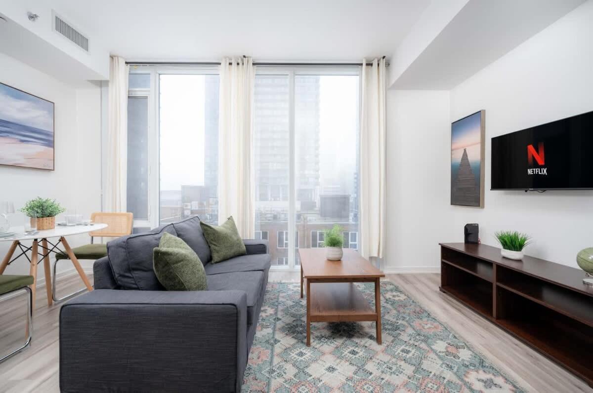 Midsize 1bd In Downtown Core *