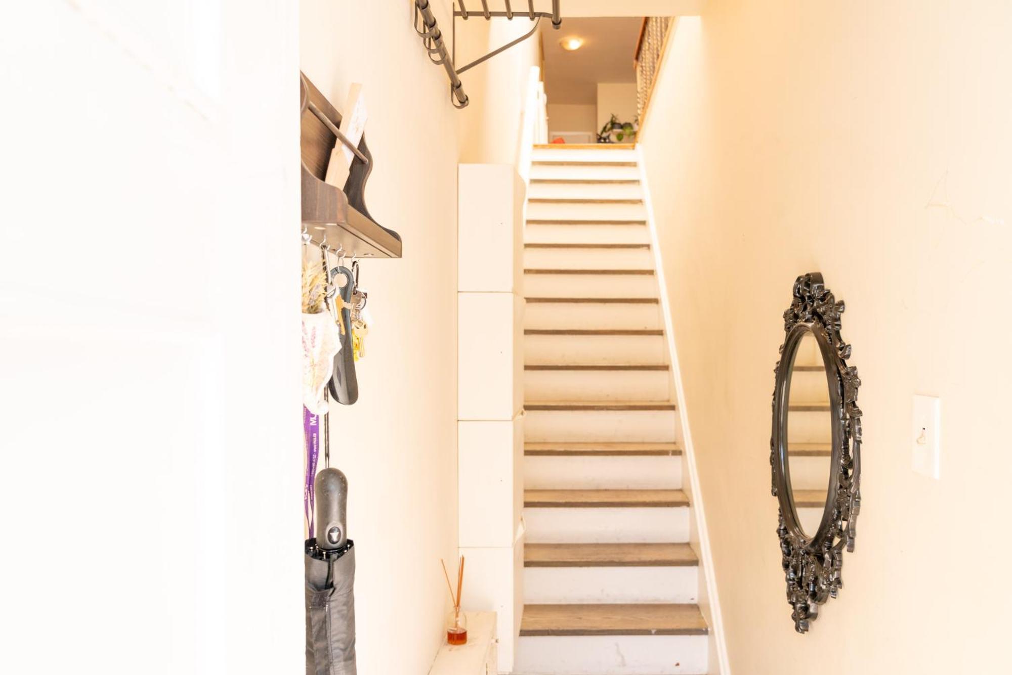 In Cozy House Close To Lawrence Ave, Wifi, Parking *