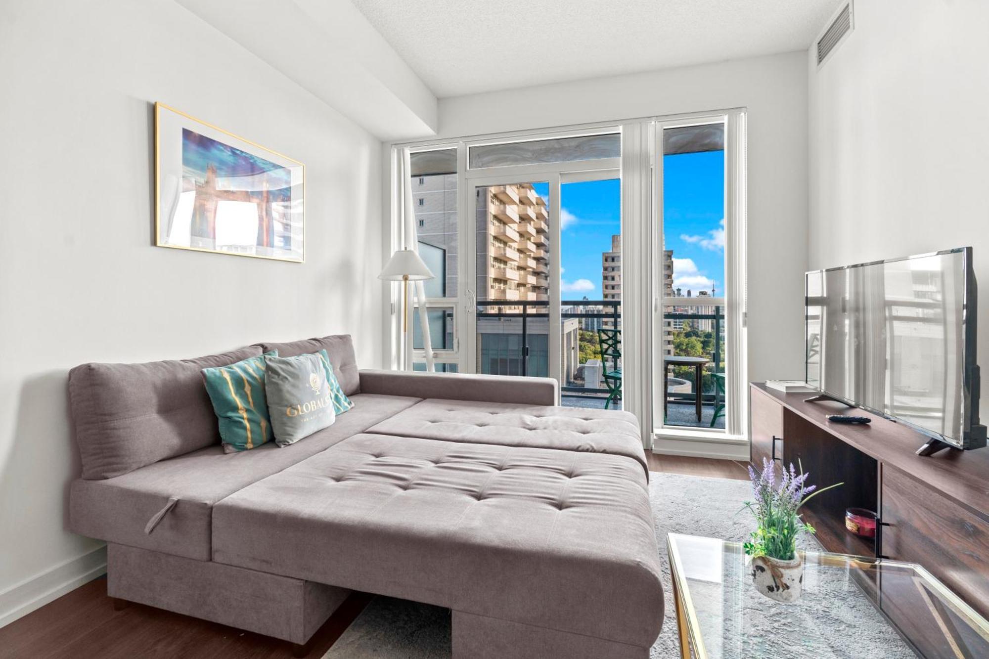 Modern Dunfield Ave By Globalstay * Toronto