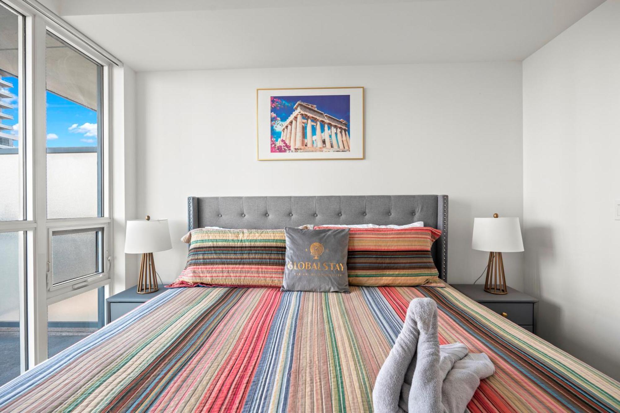 Apartment Modern Dunfield Ave By Globalstay Toronto