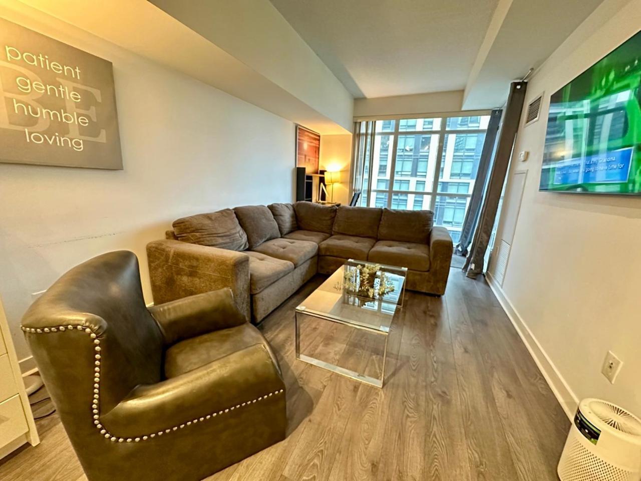 1bdrm Den With 2 Real Beds Sofabed & Terrace & Parking Apartment *