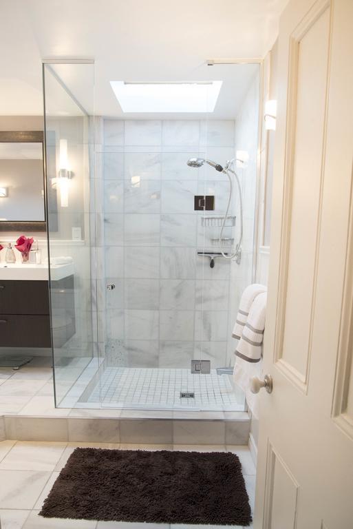 Downtown Luxury Victorian Retreat Toronto