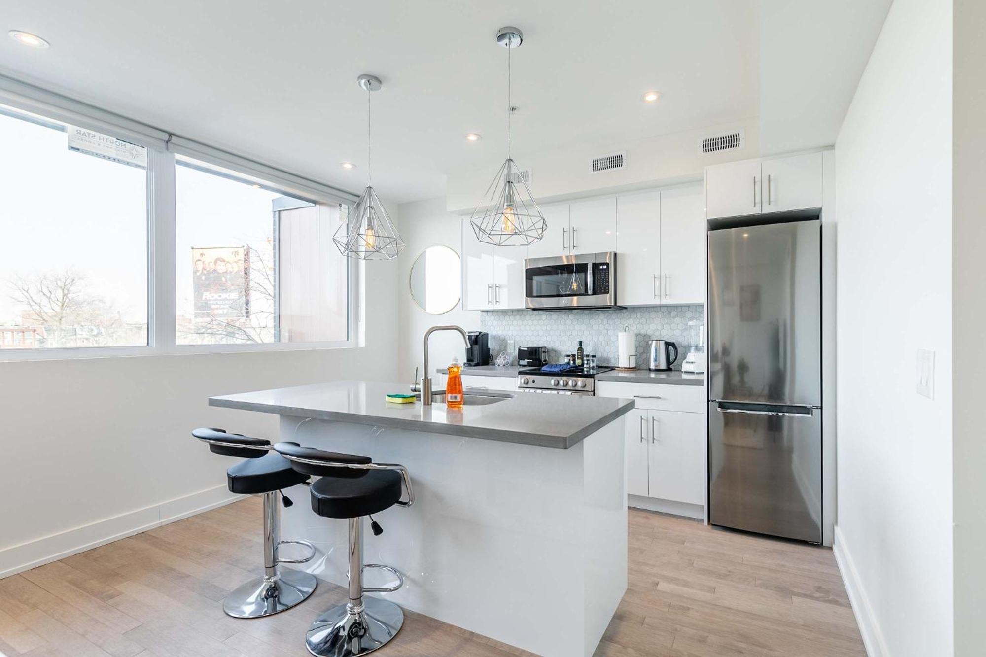 Apartment Large 3br Steps From High Park