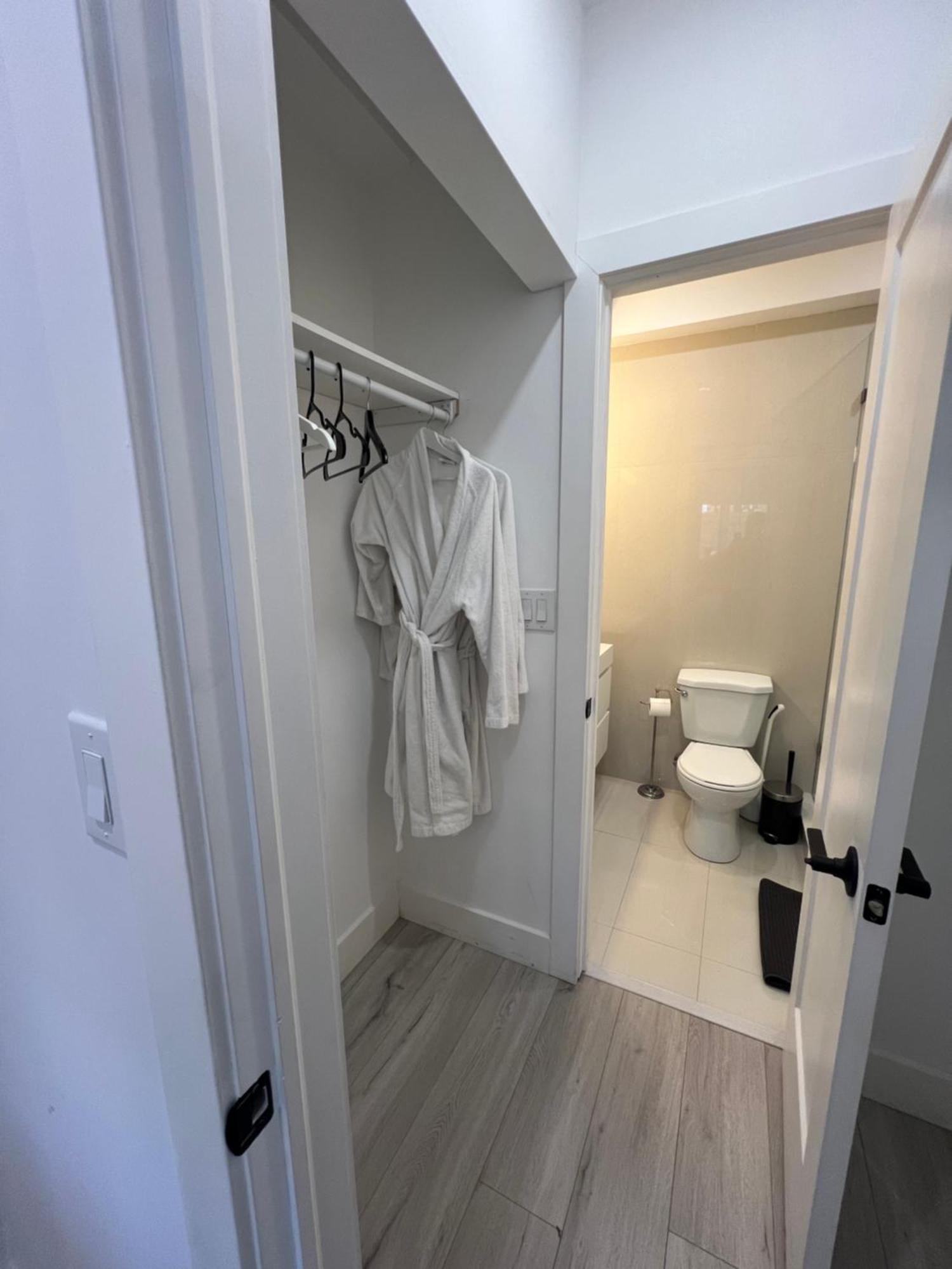 New Modern 3br Loft W Parking&terrace Close To Apartment Toronto