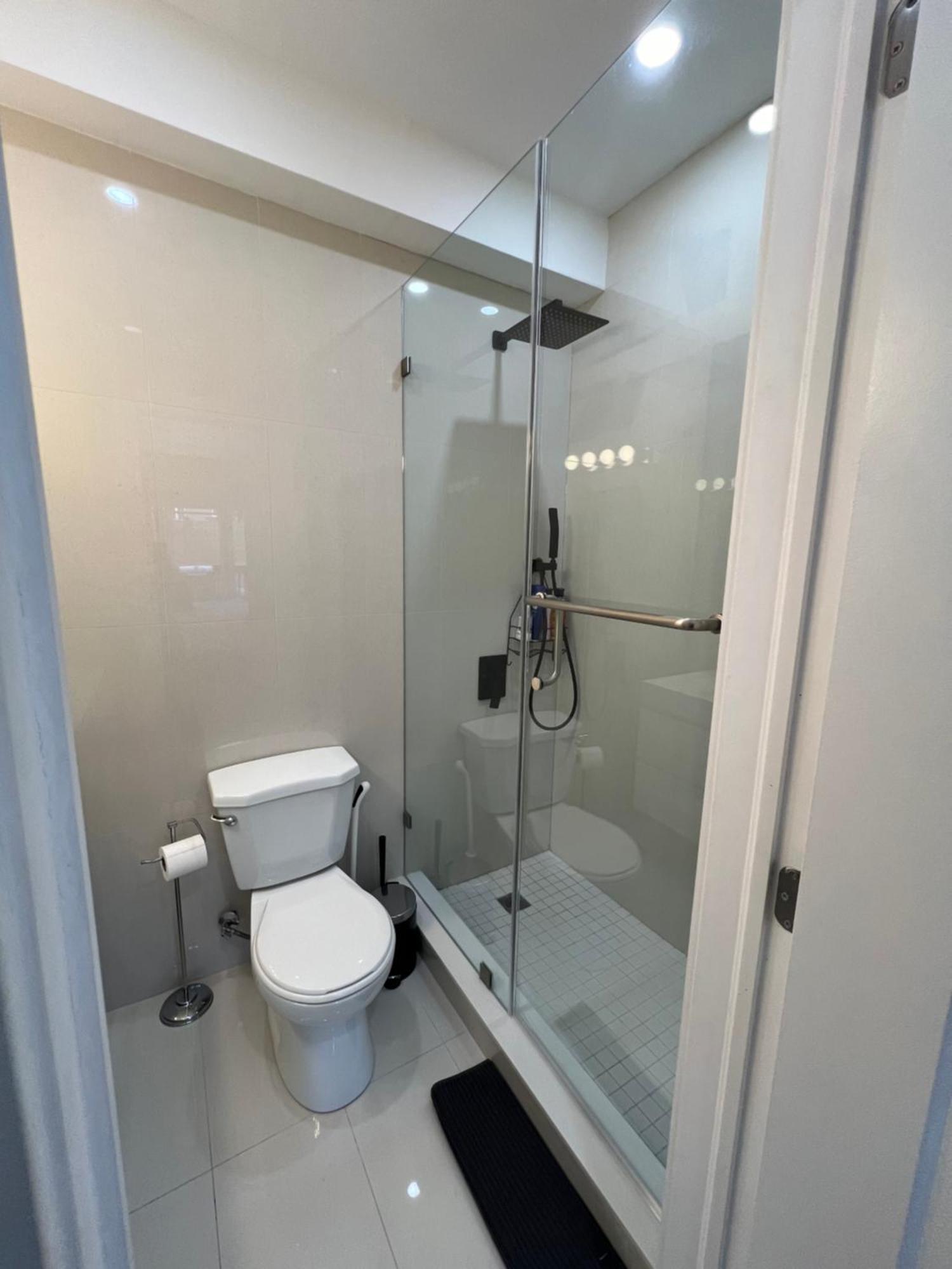 New Modern 3br Loft W Parking&terrace Close To