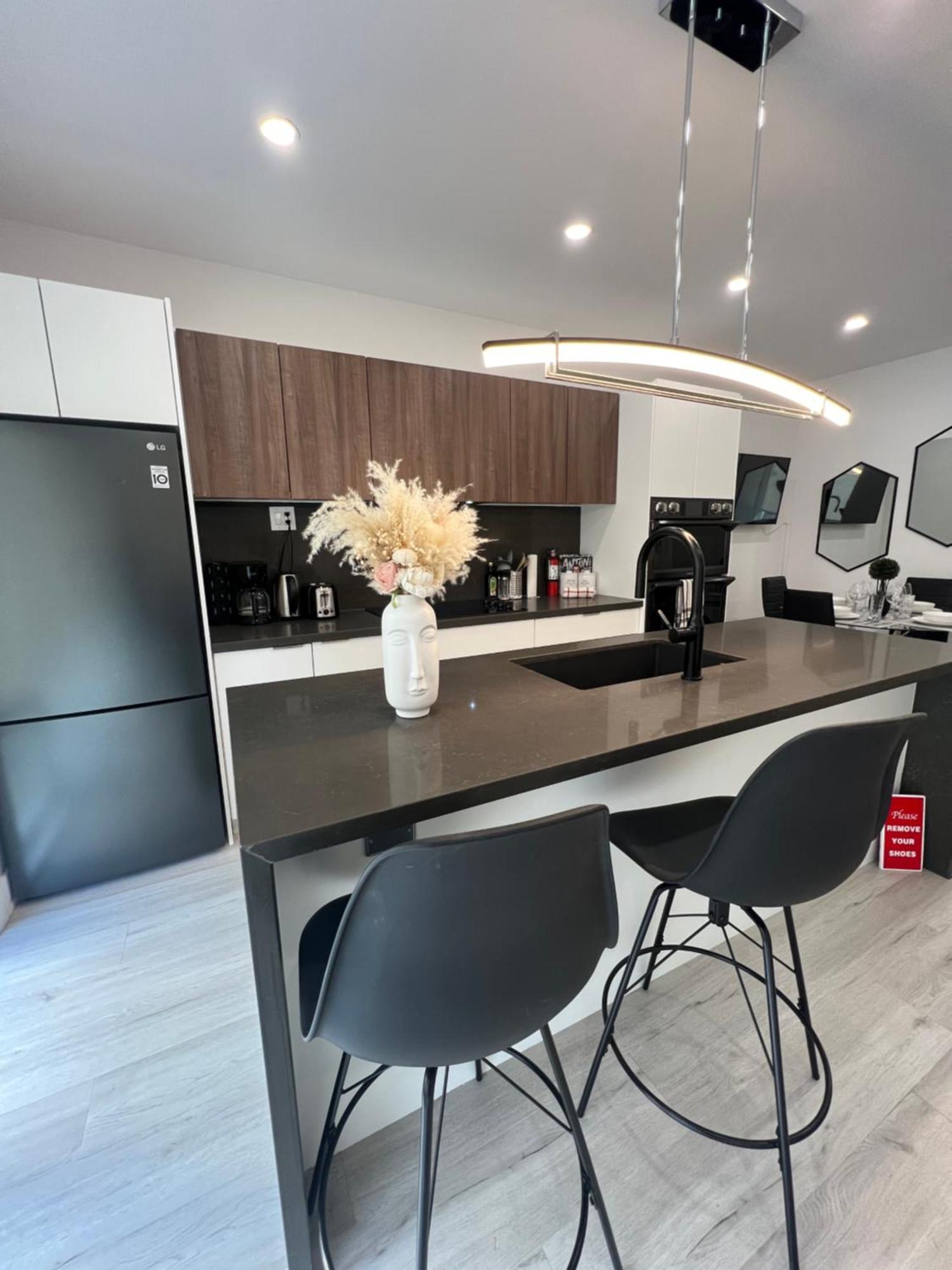 Apartment New Modern 3br Loft W Parking&terrace Close To *