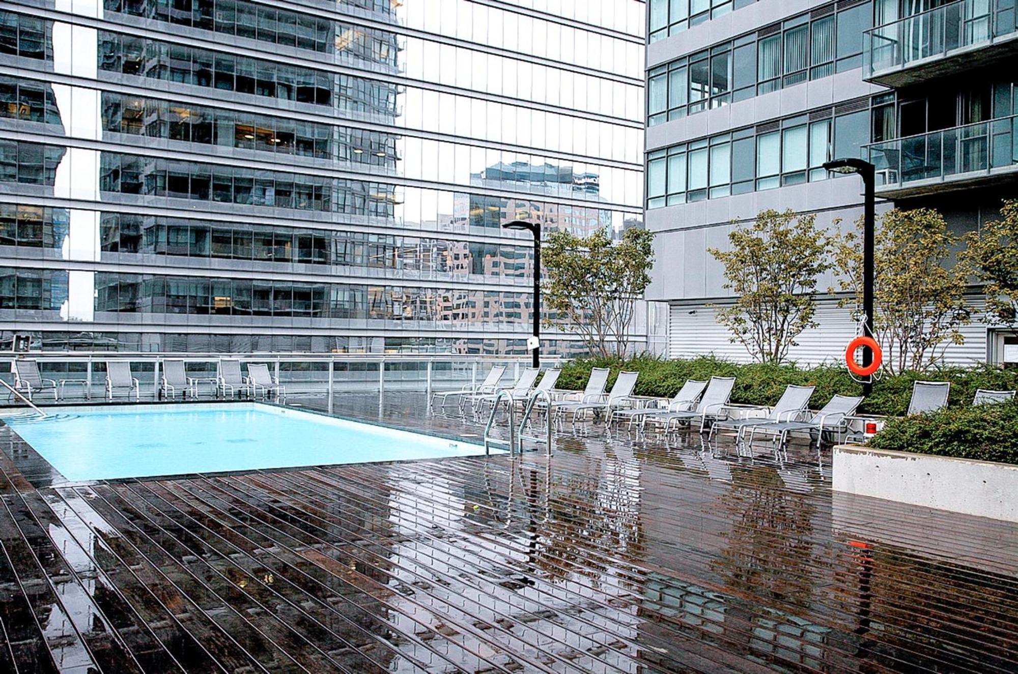 Stunning 1br In Heart Of Downtown Toronto