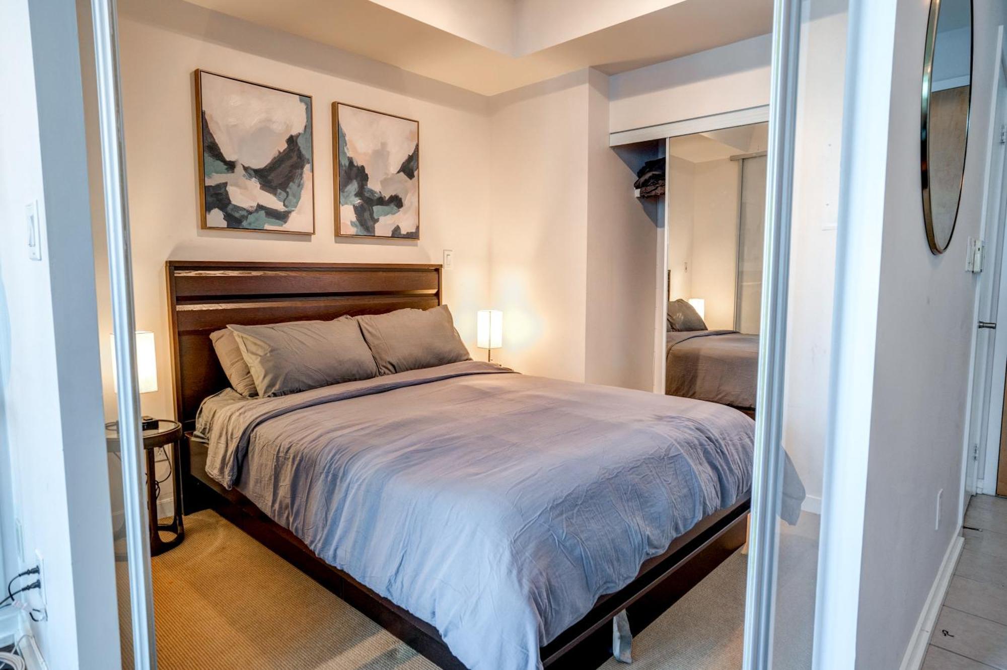 Stunning 1br In Heart Of Downtown * Toronto