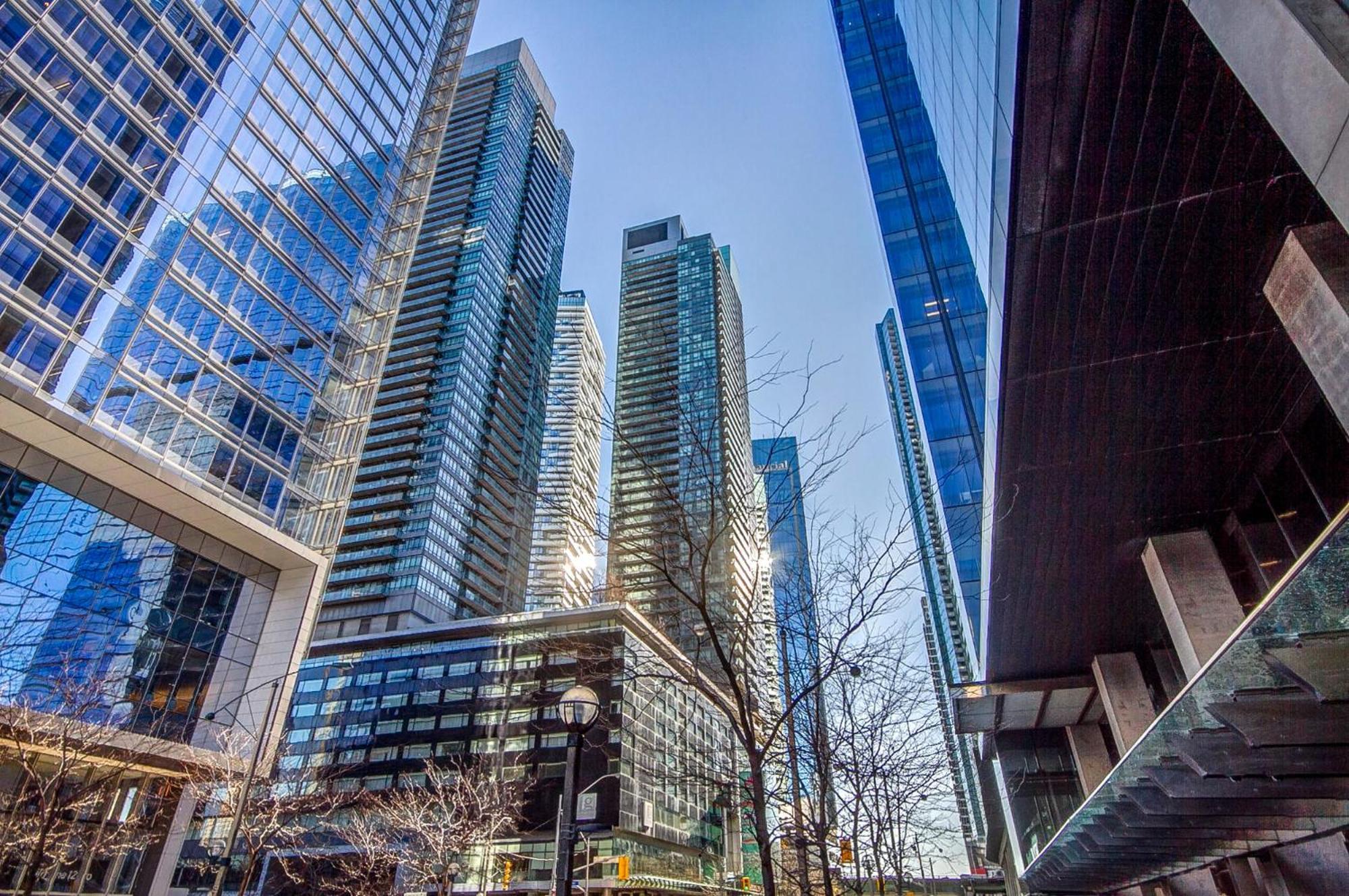 Stunning 1br In Heart Of Downtown Apartment