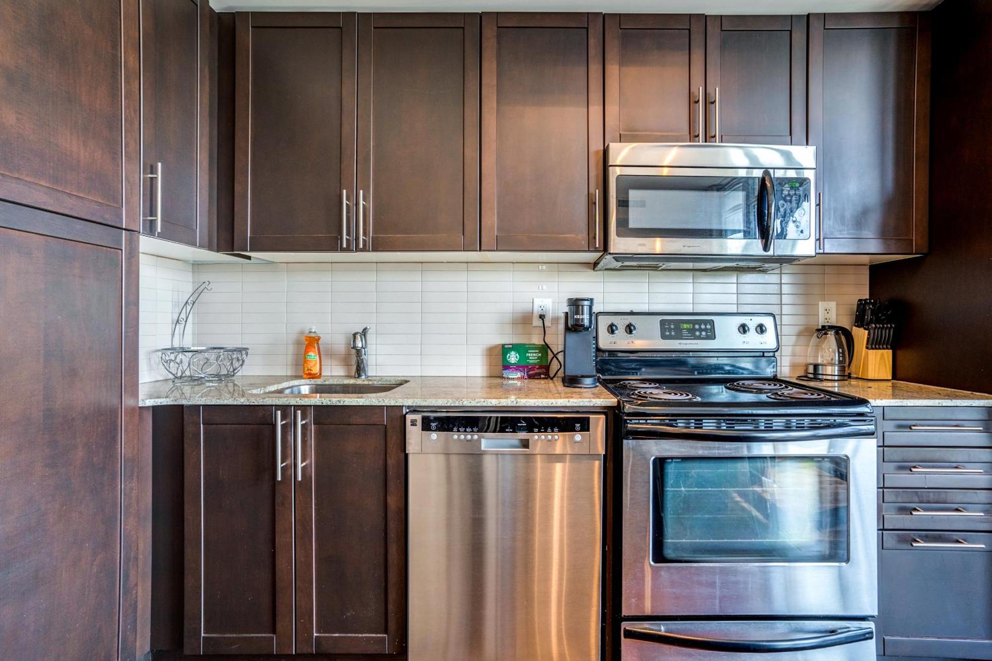 Apartment Stunning 1br In Heart Of Downtown *