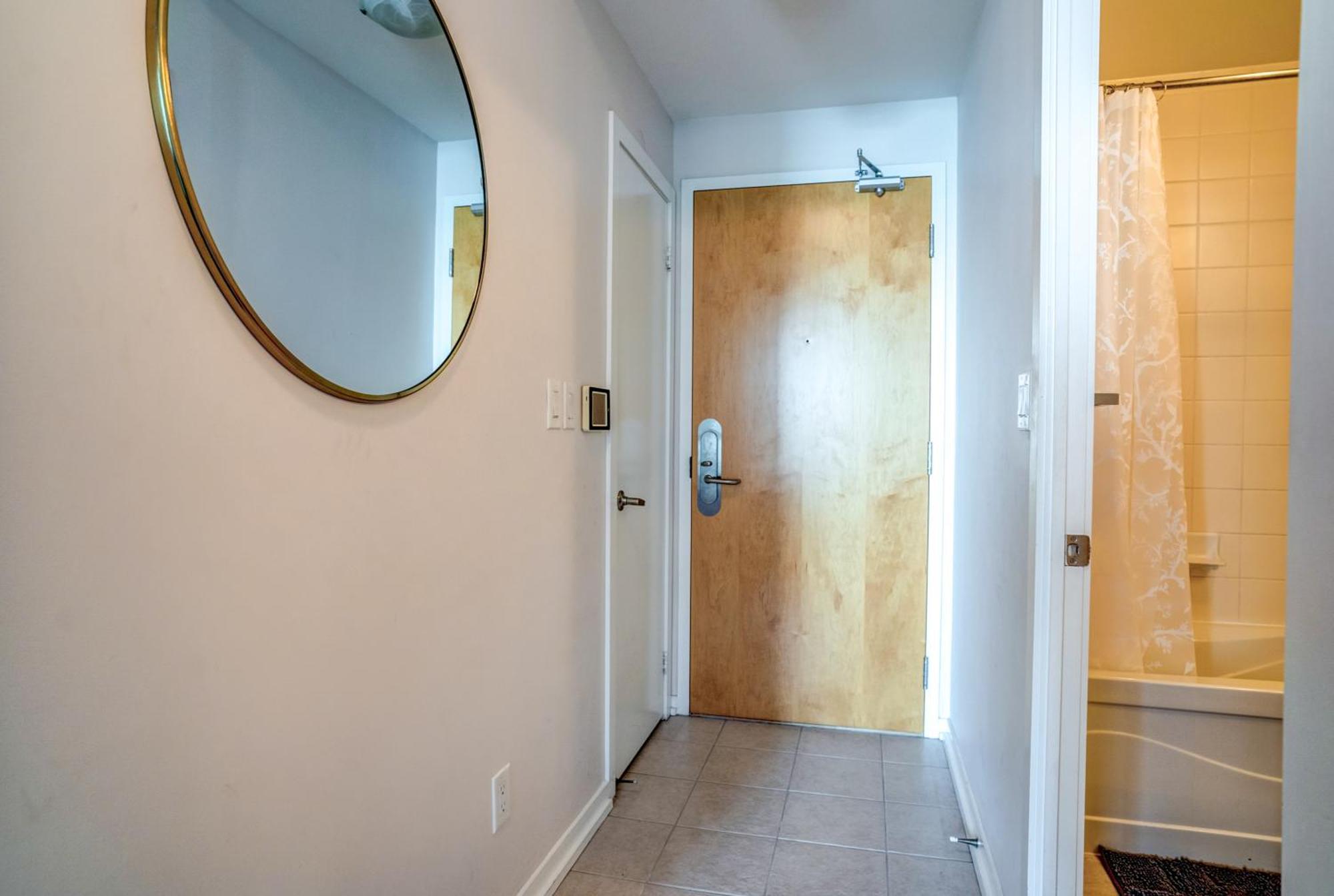 Apartment Stunning 1br In Heart Of Downtown Toronto
