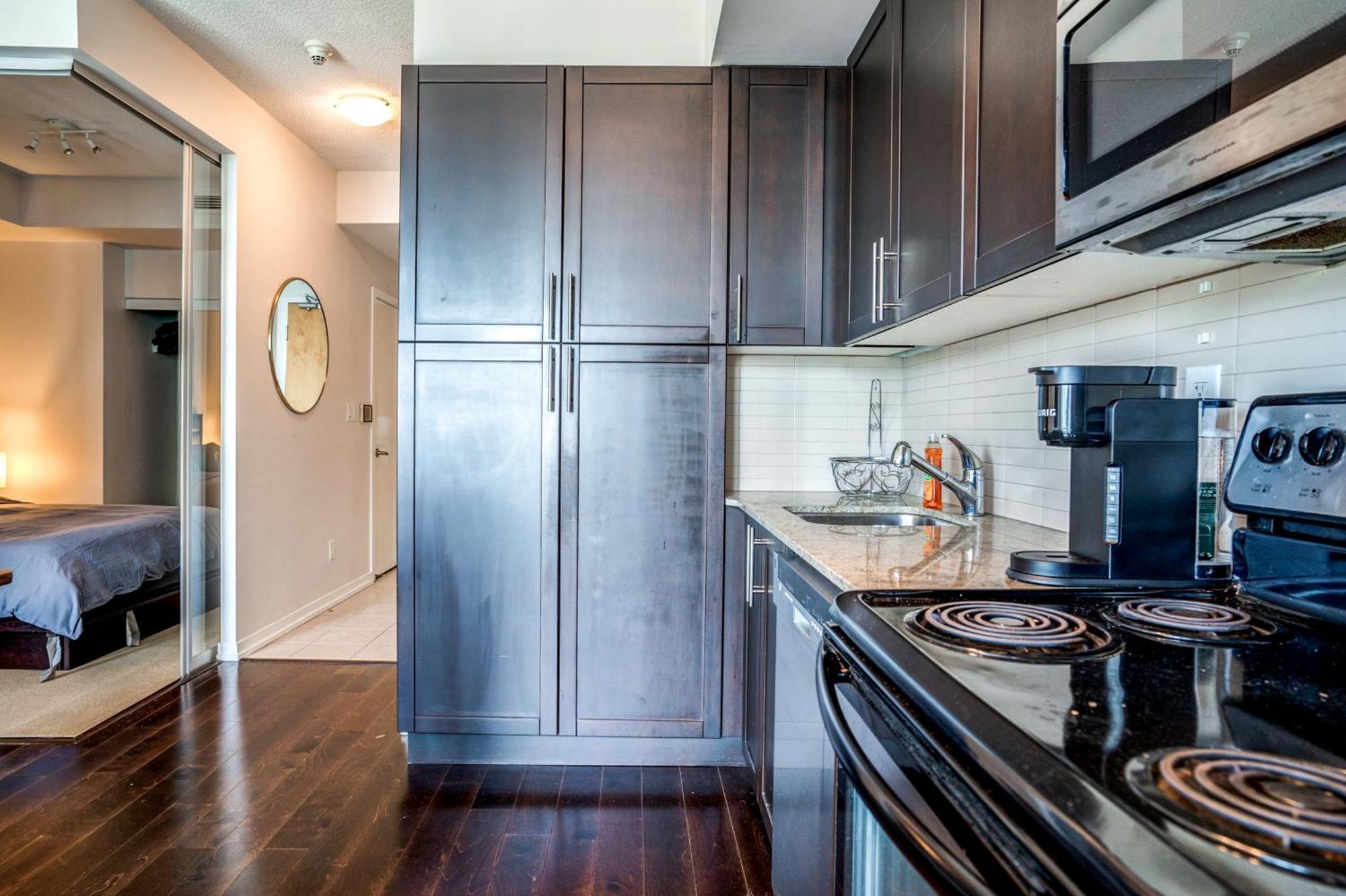 Stunning 1br In Heart Of Downtown