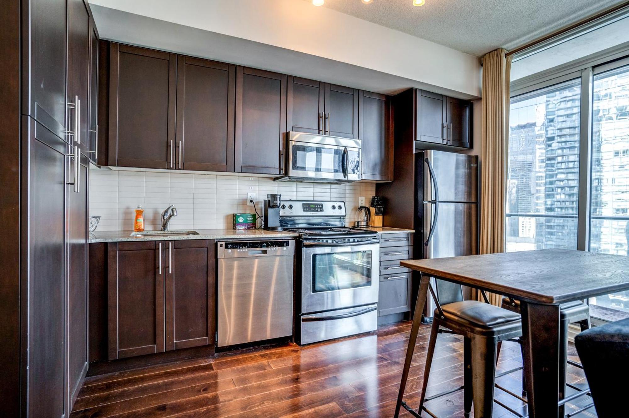 Apartment Stunning 1br In Heart Of Downtown *